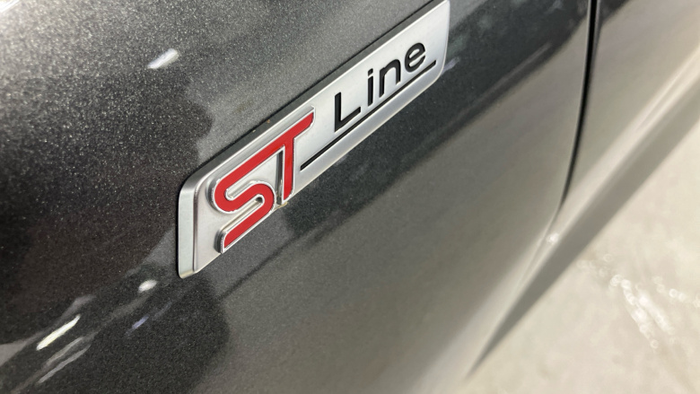 Ford Fiesta 1.0 EcoBoost Hybrid mHEV 125 ST-Line Vignale 5dr Petrol Hatchback